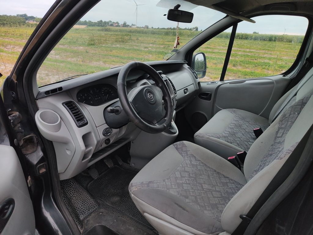 Opel Vivaro 1.9 DTi 2003r HAK Radio Android WEBASTO ZAMIANA