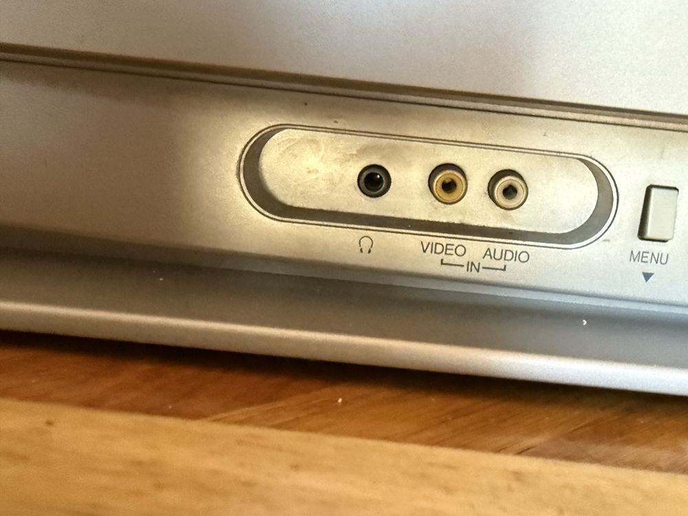 Телевізор JVC AV-2135EE — 21 дюйм, у гарному стані