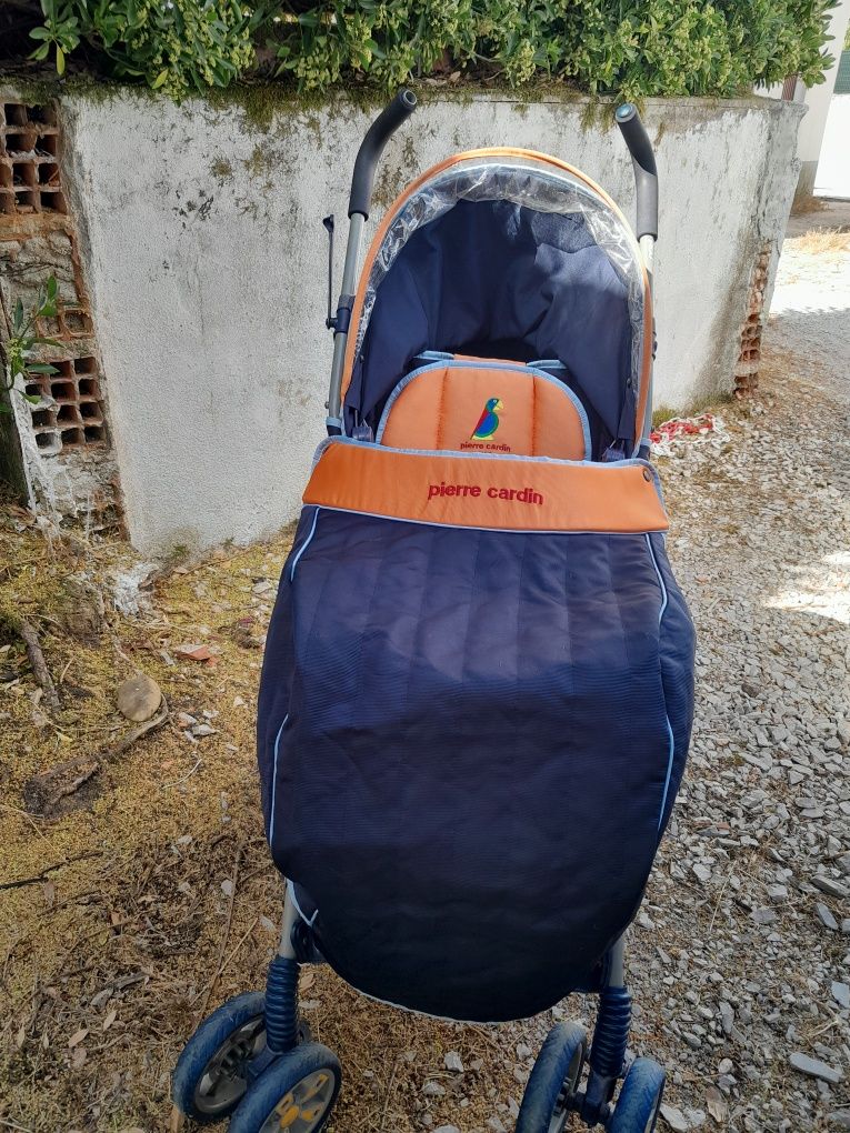 Carrinho criança/ bébé Pierre Cardin