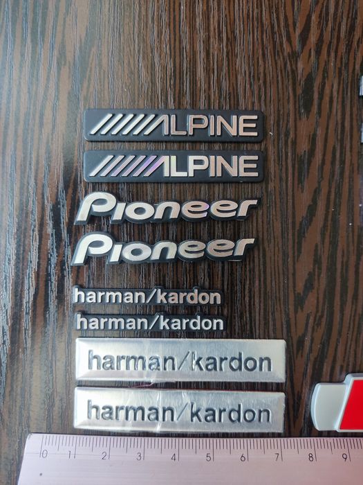 Шильдик логотип Значок эмблема Лейба QUATTRO Кватро Ауди.