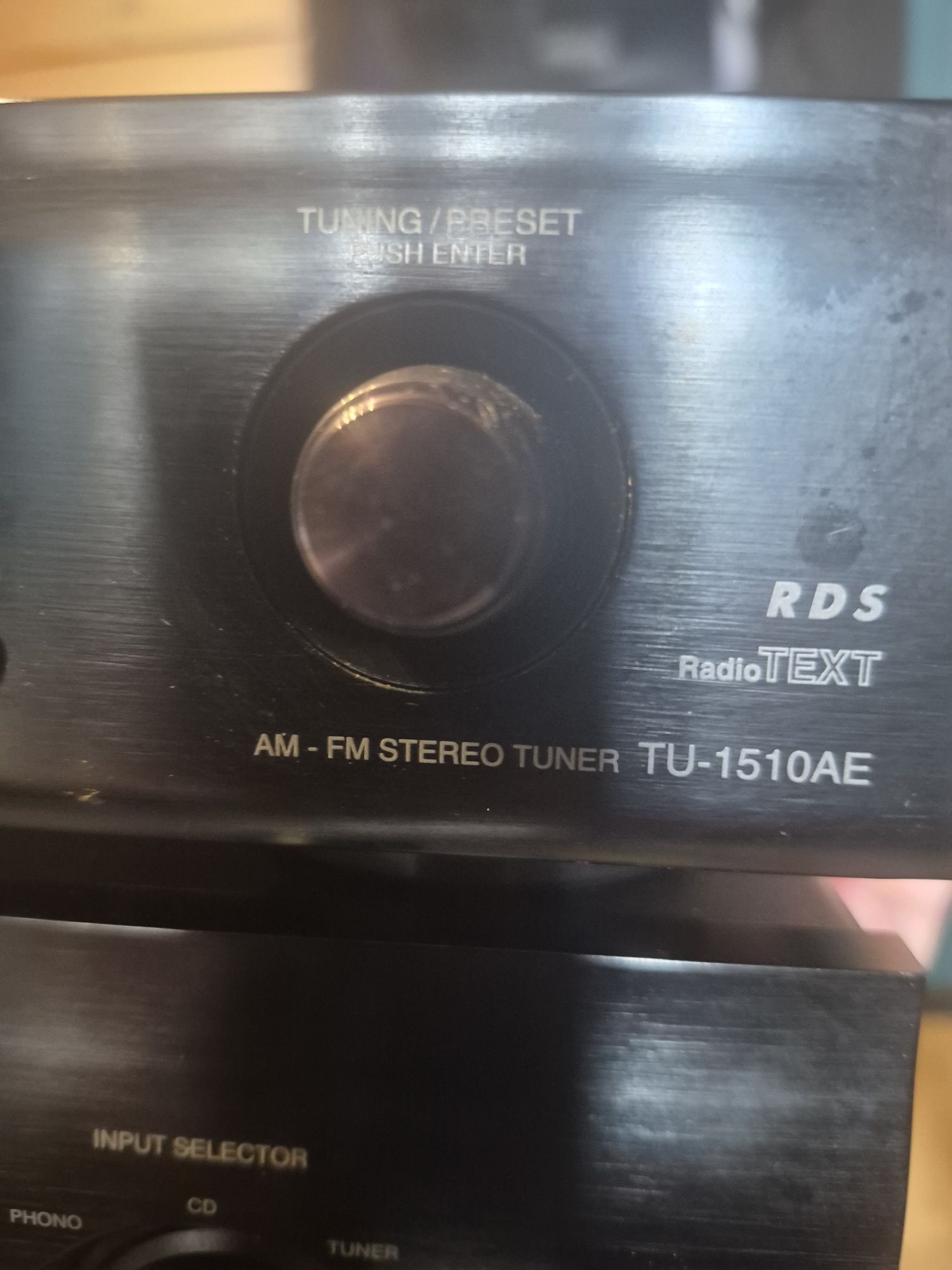 Wharfedale Diamond 10.7 dwie kolumny, radio i amplituner
