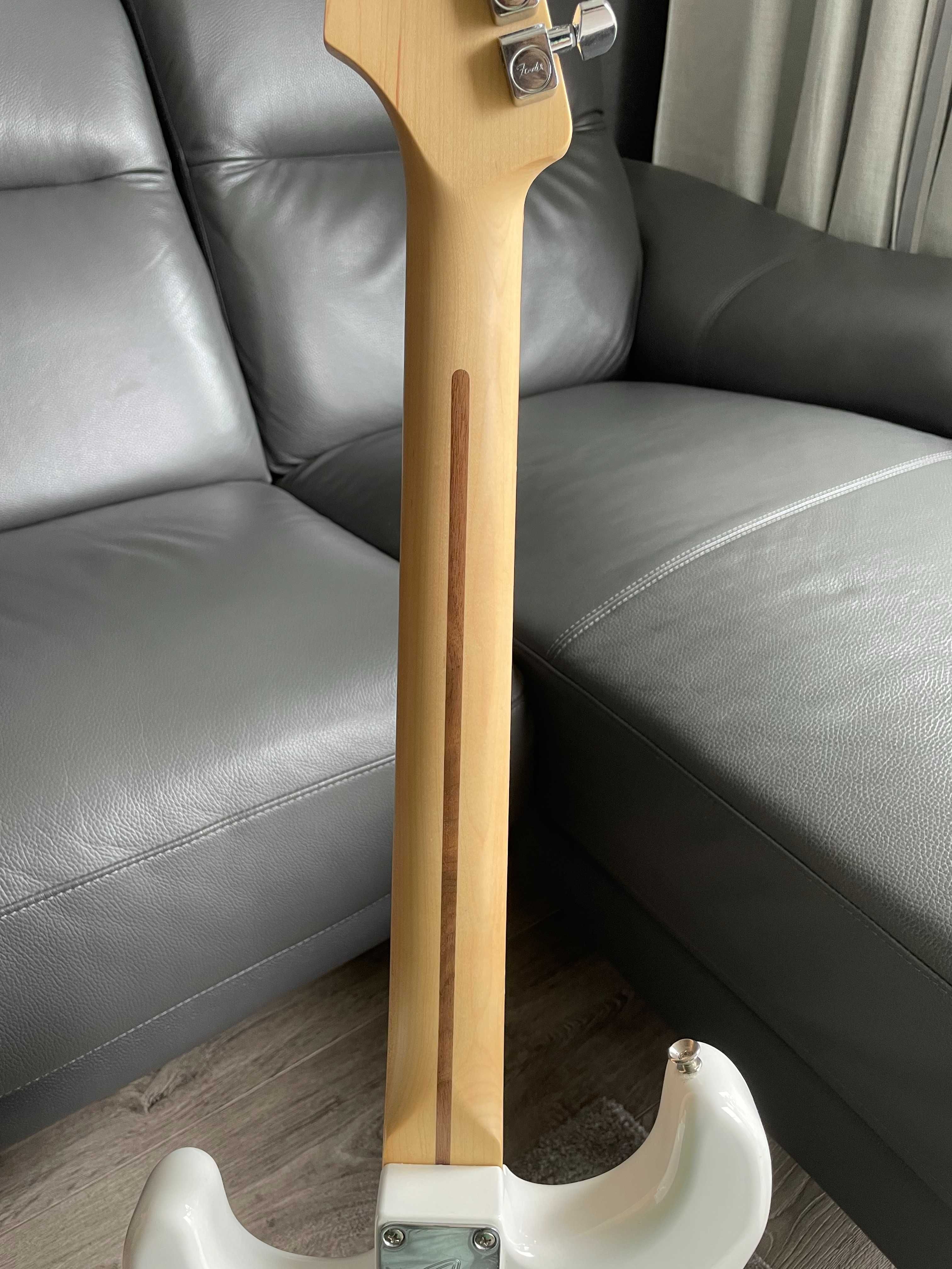 Gitara elektryczna Fender Player Stratocaster Pf Pwt