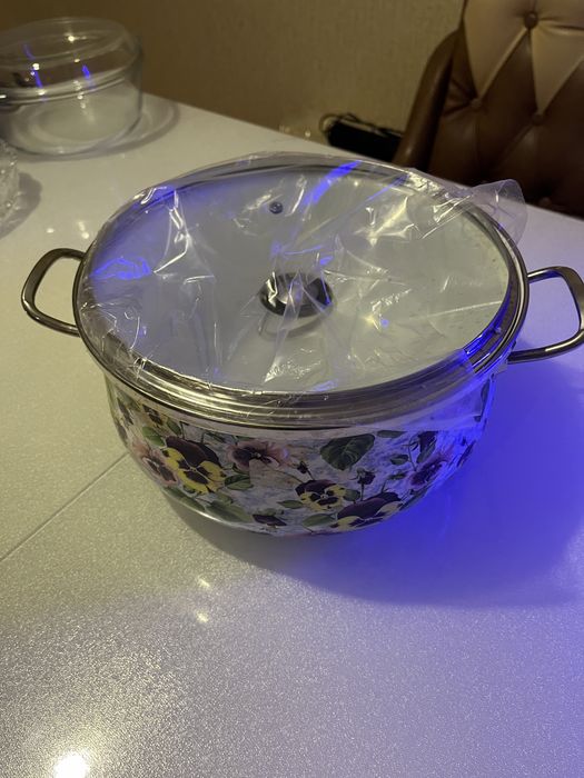 продаю кастрюлю керамика