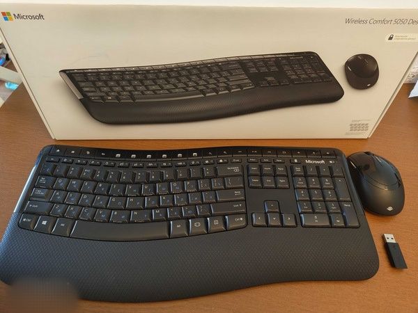 Клавиатура и мышь беспроводная Microsoft WL Comfort Desktop 5050 Black