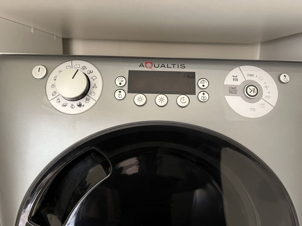 MÁQUINA DE LAVAR ARISTON - HOTPOINT 9KG A++ AQUALTIS