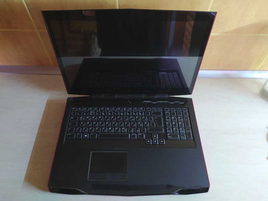 ноутбук Dell Alienware m17x r4