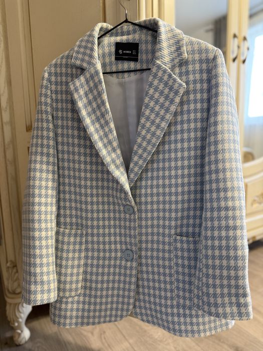 Продам піджак твідовий.