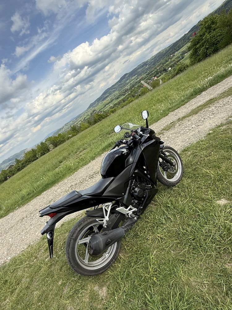 Honda CBR 250R.