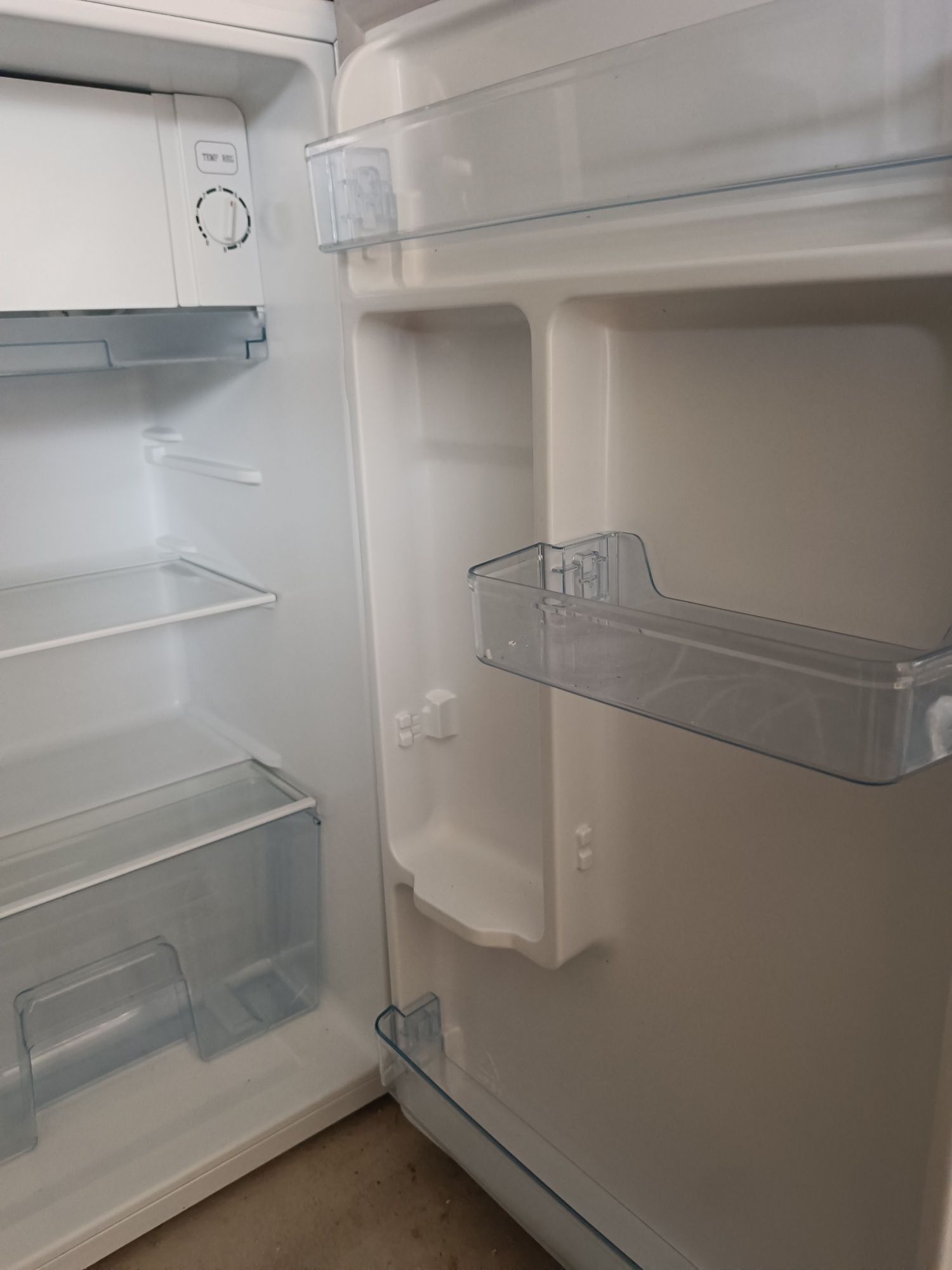 Sprzedam lodówkę
