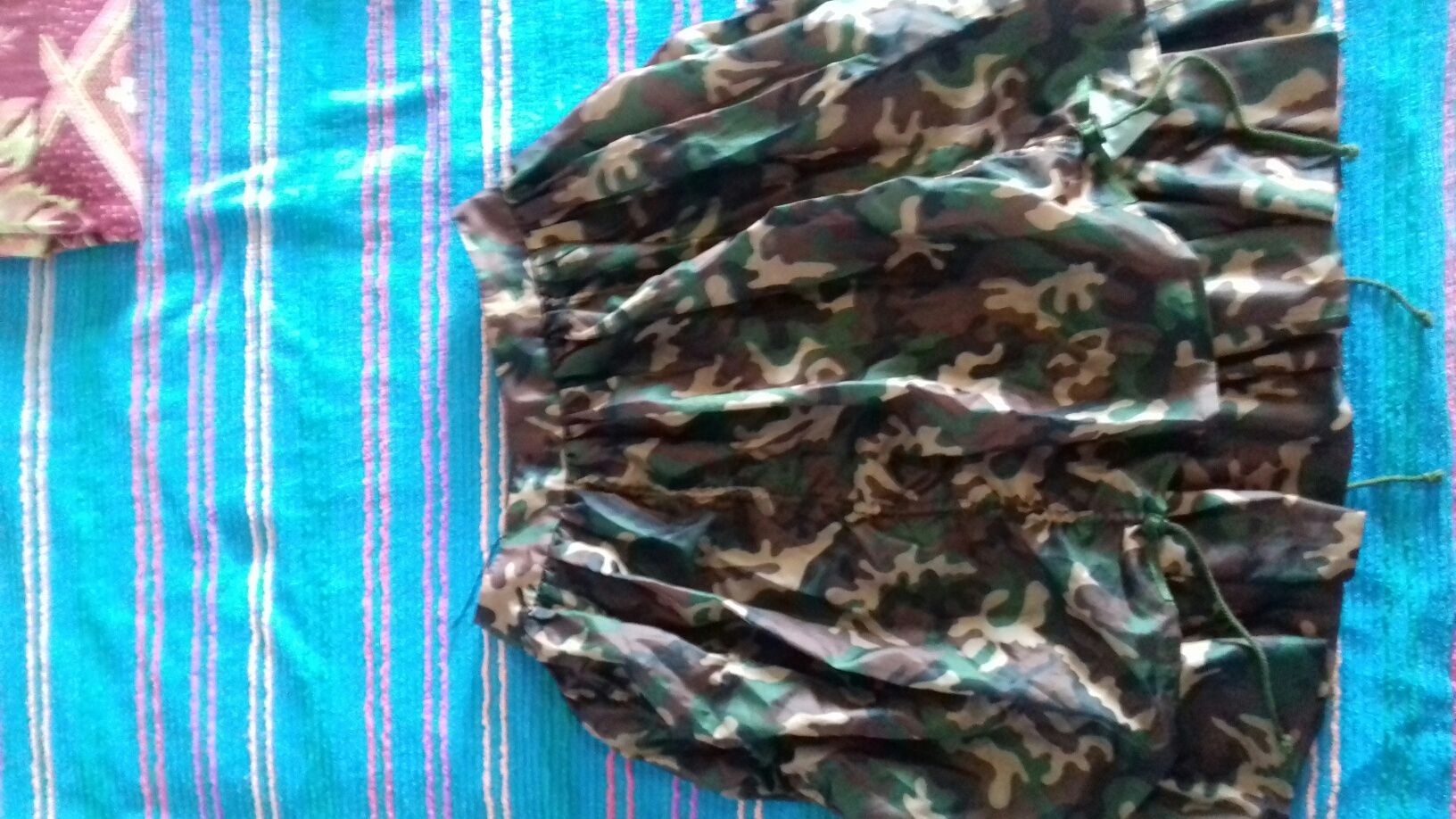 Продам комуфляжную юбку Stefanel