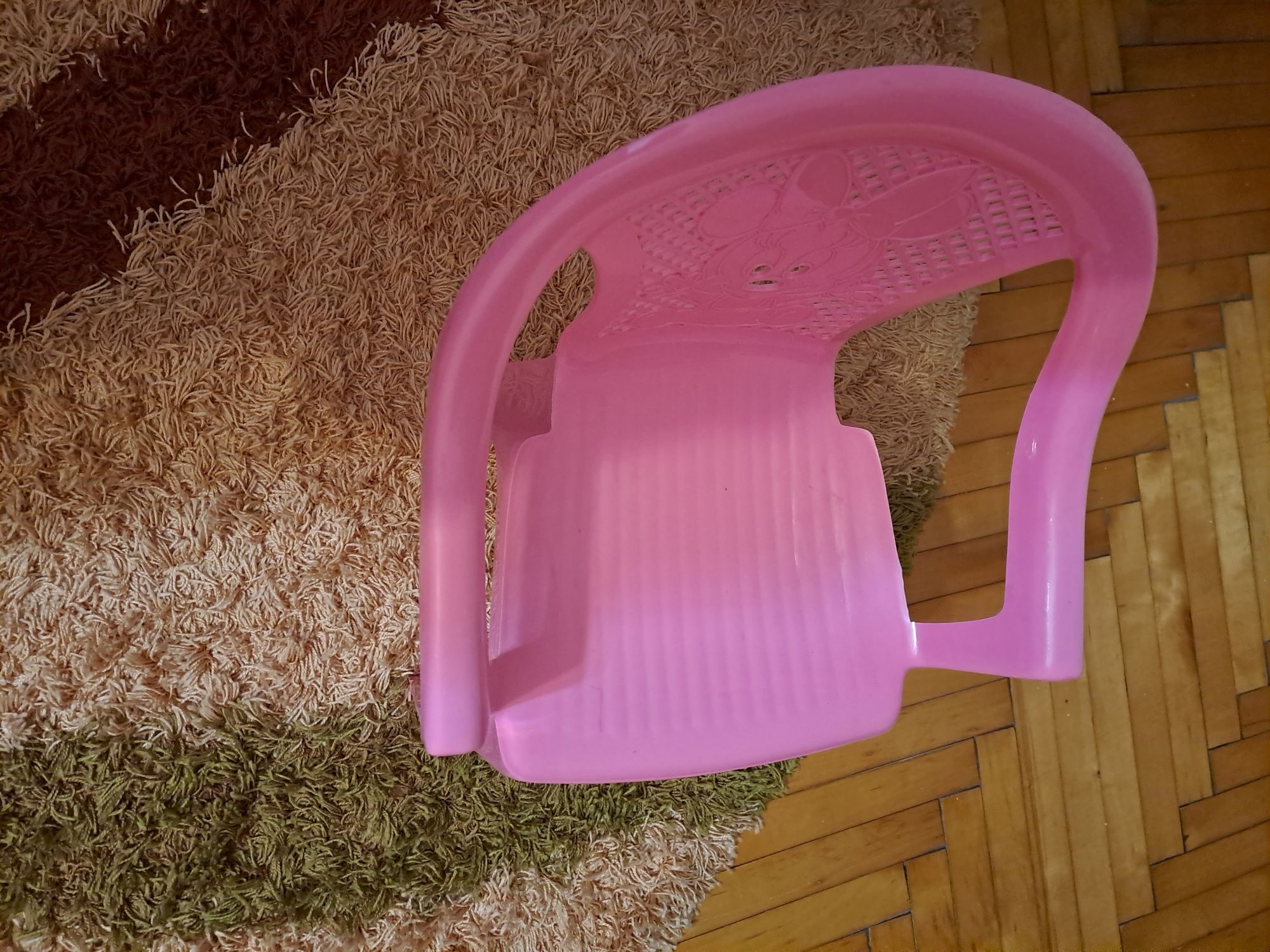 Крісло дитяче пластмасове