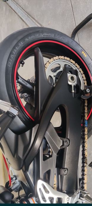 Gsx-R 750 L1 do ano 2011 - Material original incluido