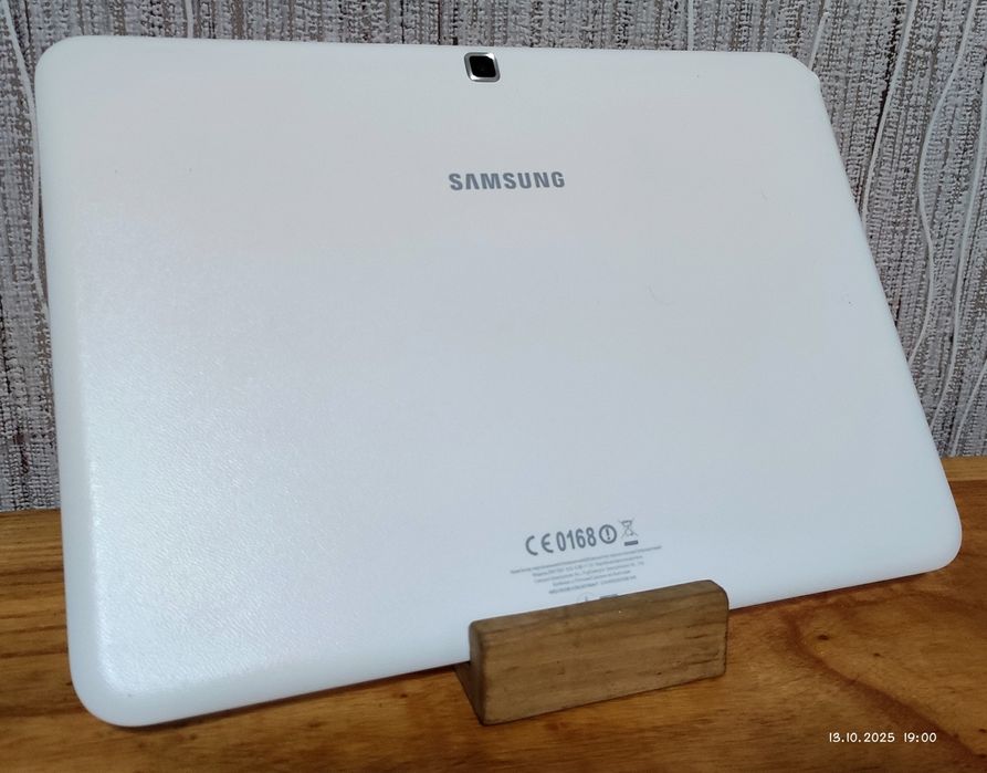 Планшет 10 дюймов Samsung Galaxy на 1 сим 4G LTE идеальное состояние