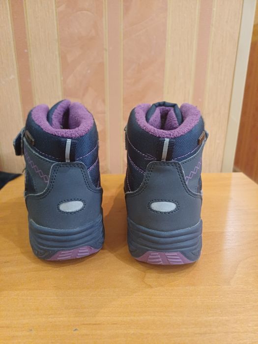 Ботінки, сапожки, чобітки