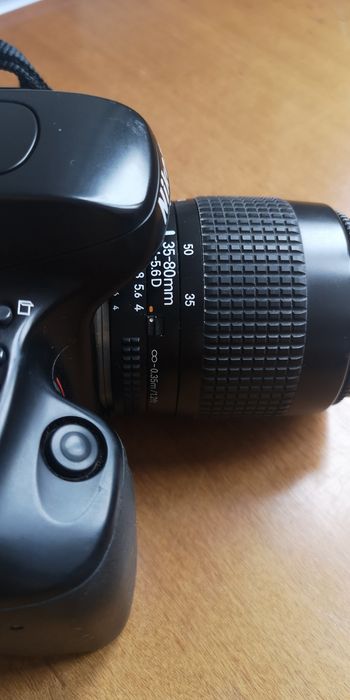 Nikon F50 lente AF Nikkor 35-80mm