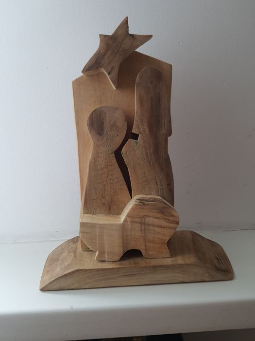 Drewniana szopka bożonarodzeniowa