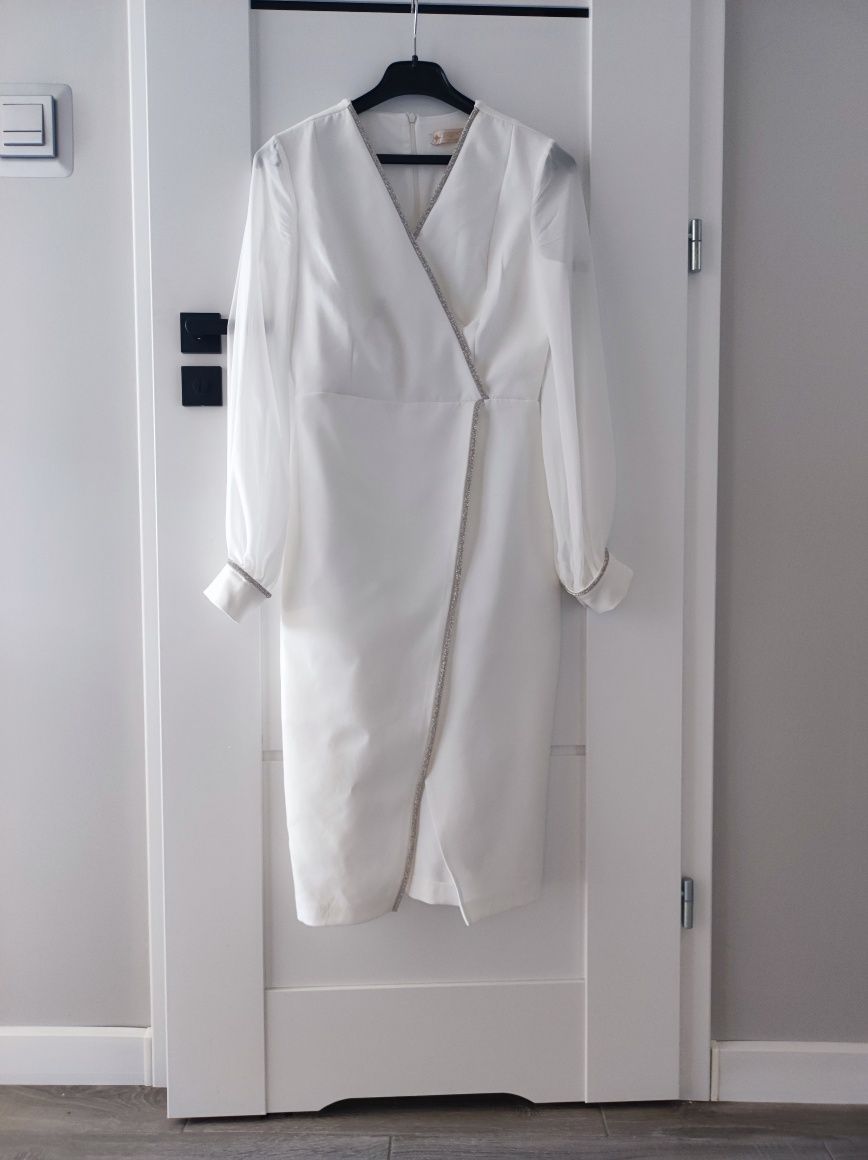 Sukienka biała/ecru rozmiar M