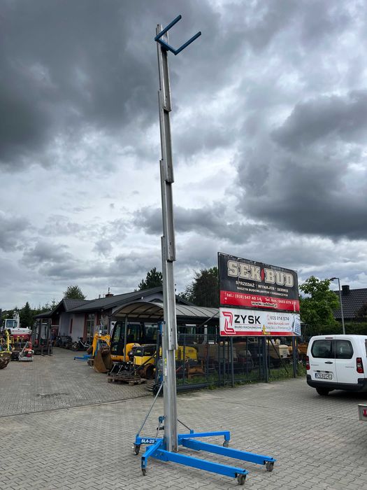 Podnośnik towarowy montażowy GENIE SLA-25, Sumner