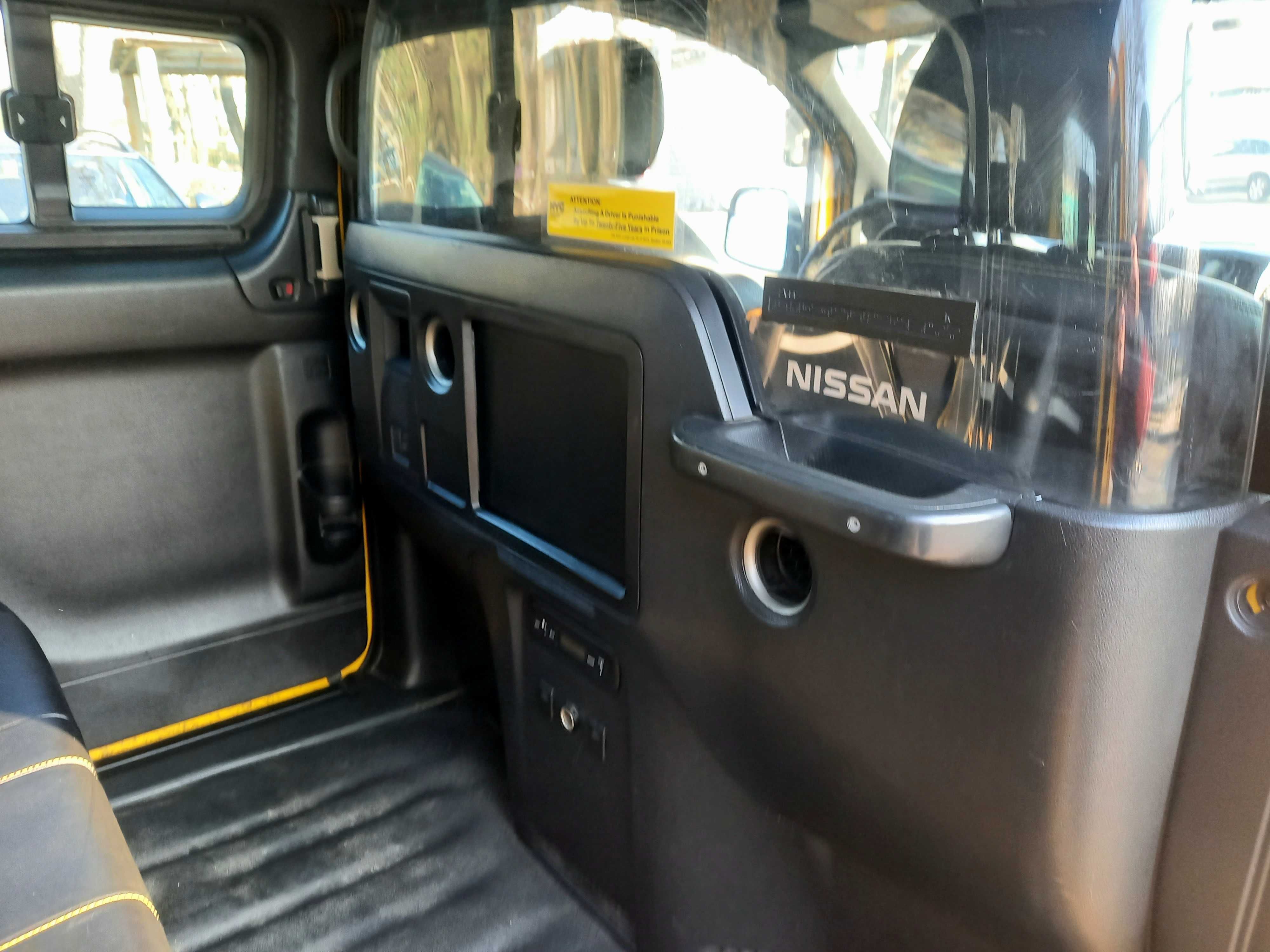 Микроавтобус пассажирский Nissan NV200 TAXI