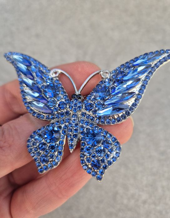 Broszka motyl niebieski