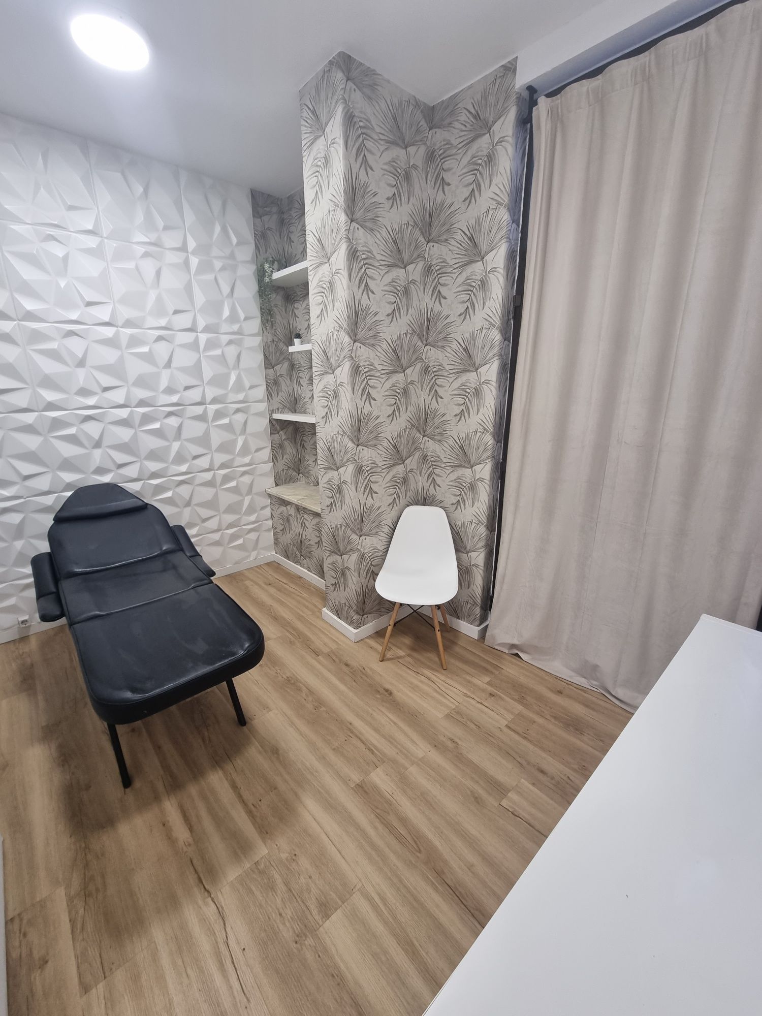 Aluga-se gabinete de Estética no centro de Almada