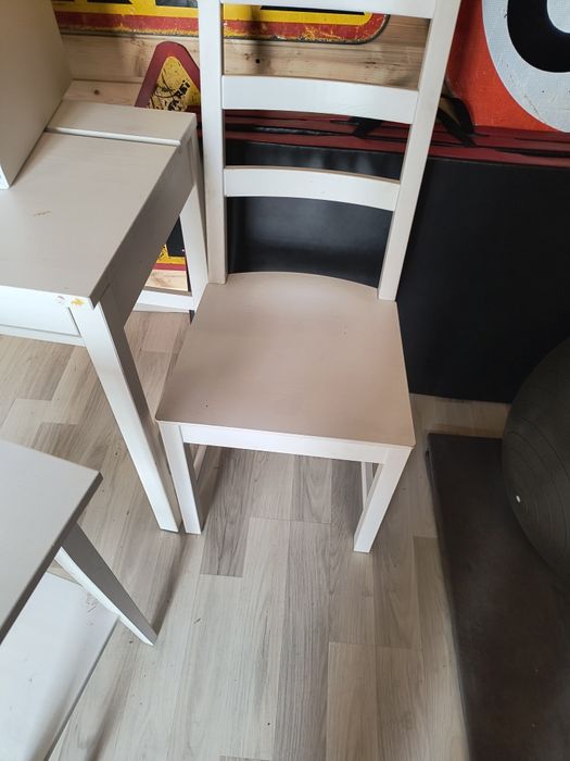 Stolik, półki Ikea.