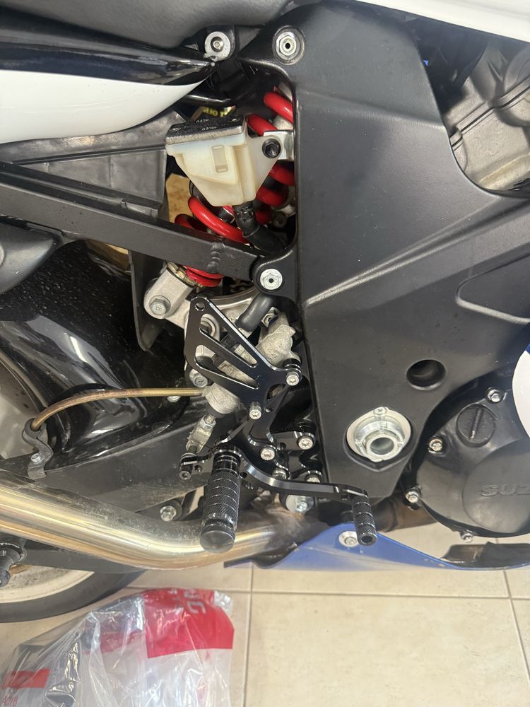 TL1000R excelente estado , como novo
