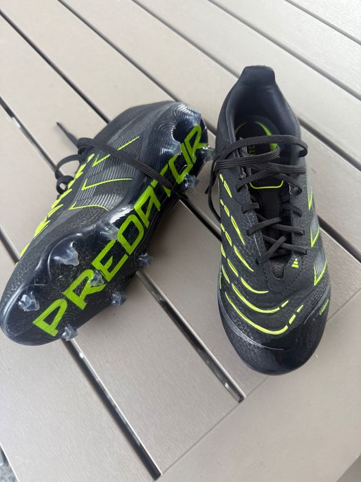 Chuteiras predator nova