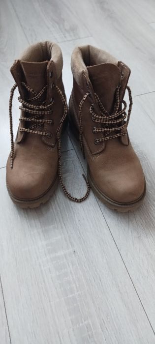 Buty  zimowe  trapery  damskie