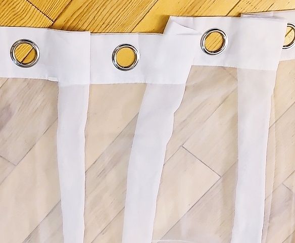 Dwie firany woal na przelotkach