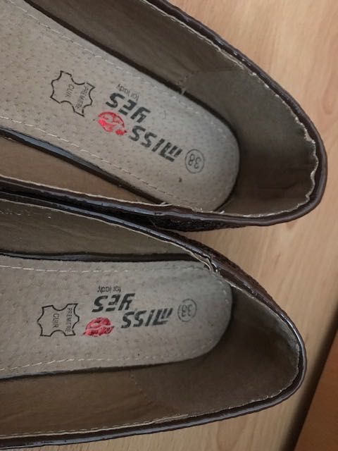 Sapatos / Sabrinas Nº 38 NOVAS