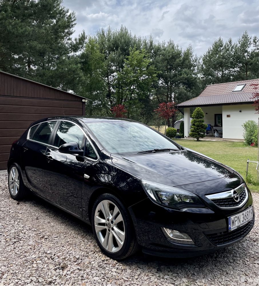 Opel Astra J COSMO 1.6 115km ! 134 tyś przebiegu !