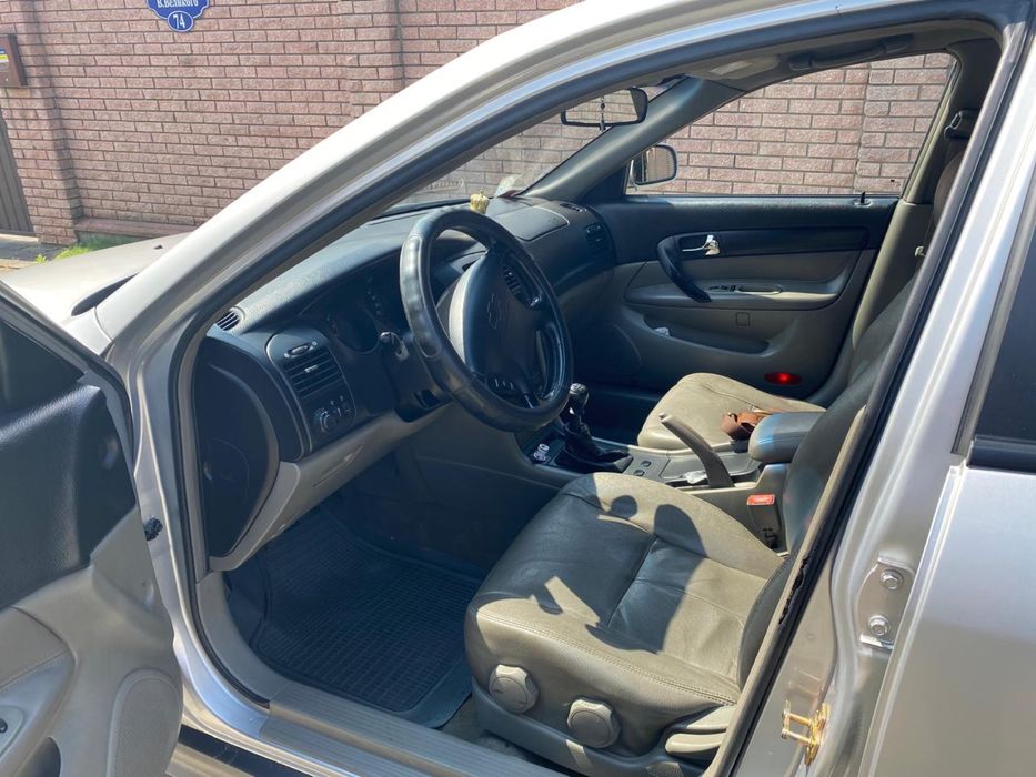 Продам автомобіль Chevrolet Evanda