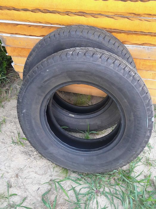 2 szt. Opony hankook winter i*cept lv 205/75R16C