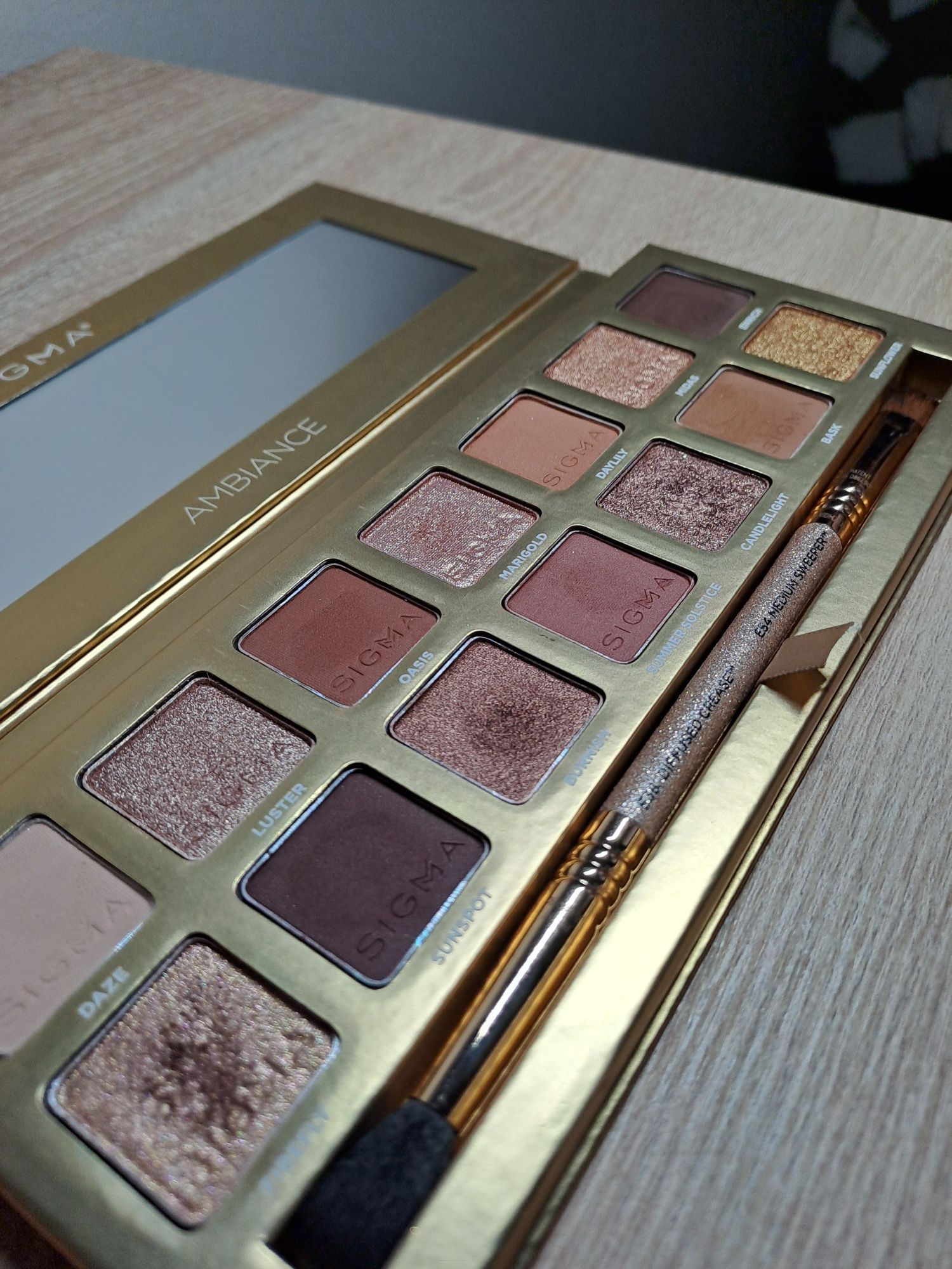 Палітра тіней Sigma Beauty Ambiance Eyeshadow Palette