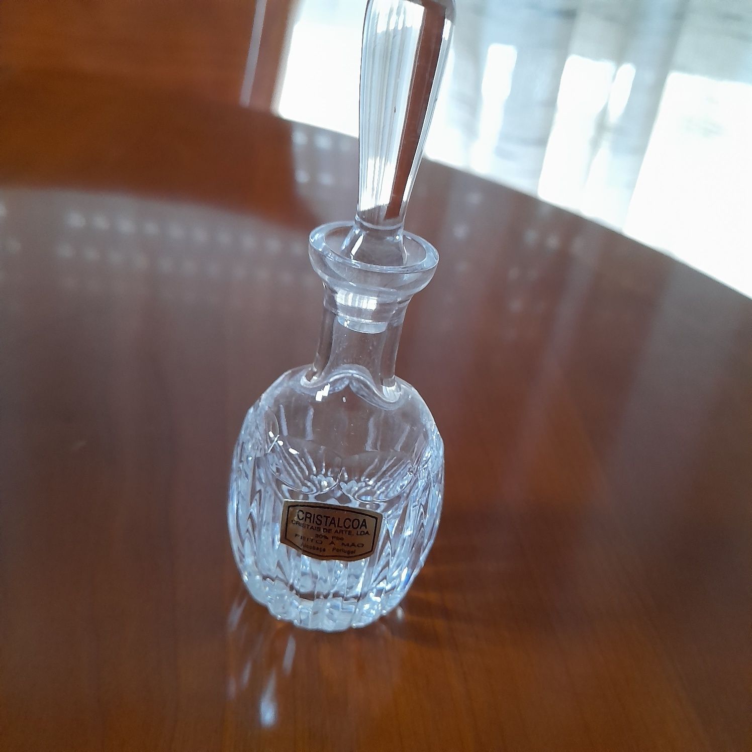 Frasco de cristal novo