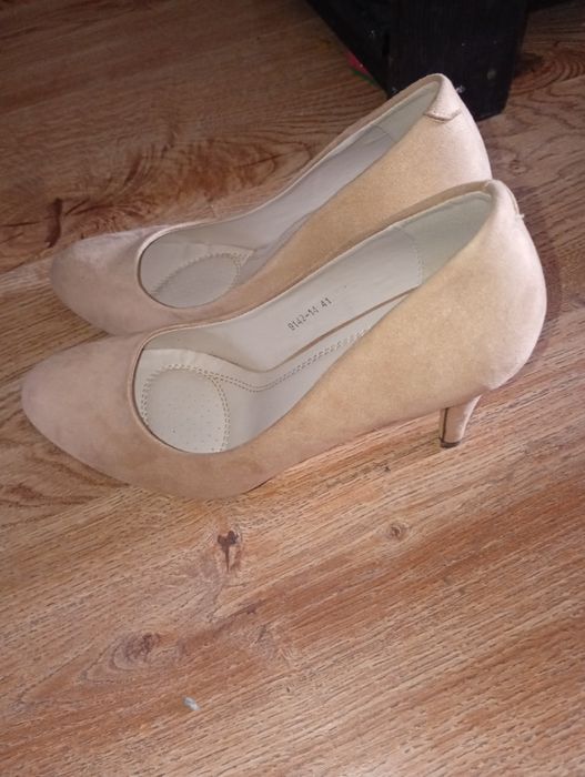 Szpilki zamszowe rozmiar 41