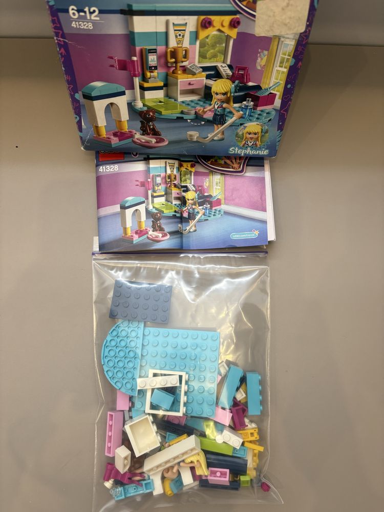 Lego friends кімната Стефані (оригінал)