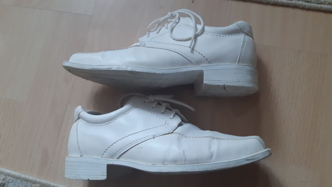 Buty komunijne dla chłopca r.32