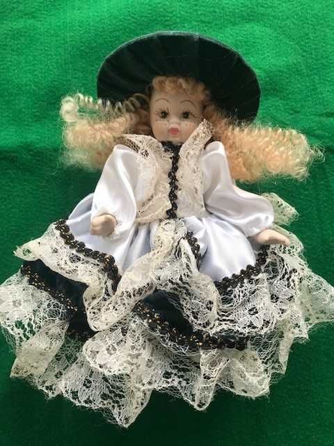 Boneca de Porcelana pintada à mão