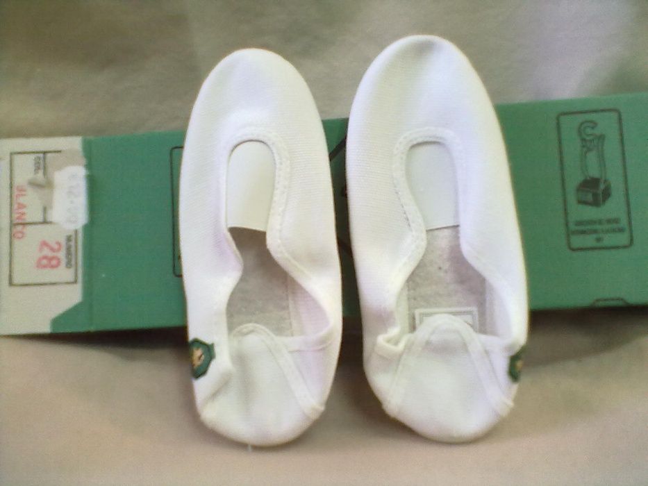sapatilhas brancas, liquidação, vários tamanhos