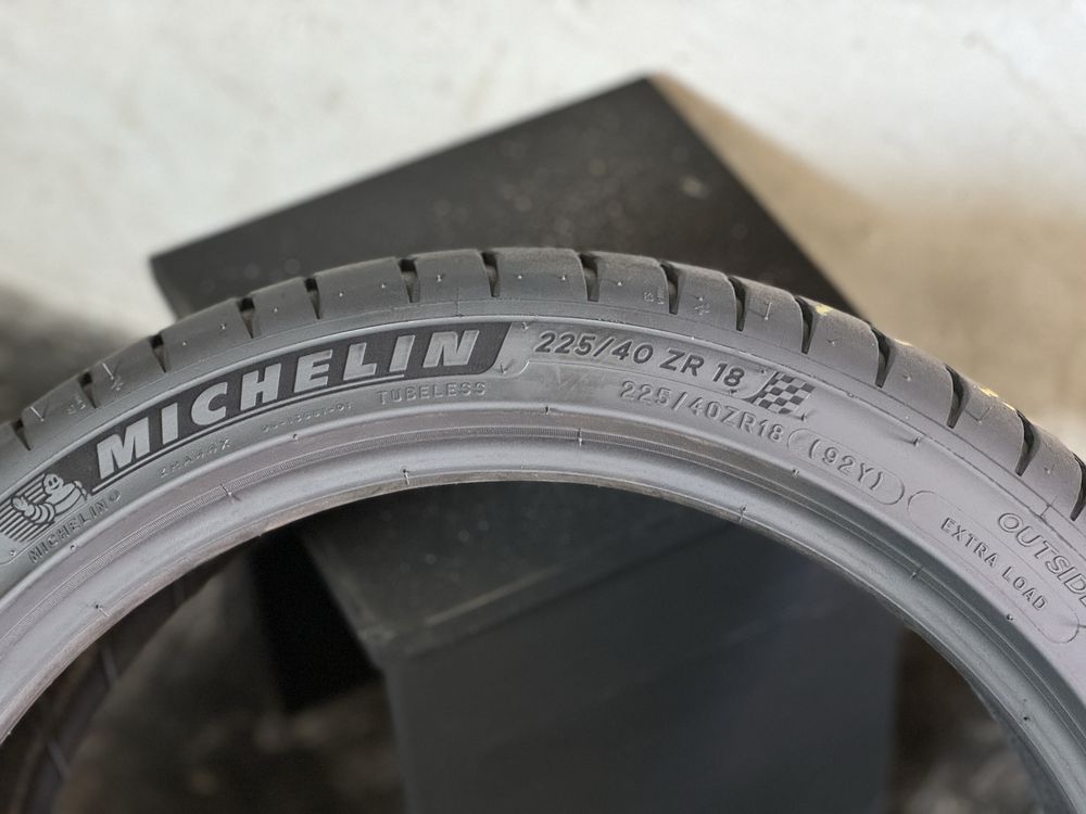 R18 225/40 літні шини Michelin Pilot Sport 4 92Y XL Іспанія супер стан