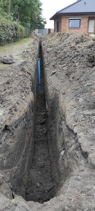 Usługi minikoparką, koparką łańcuchową, przeciskiem-kretem