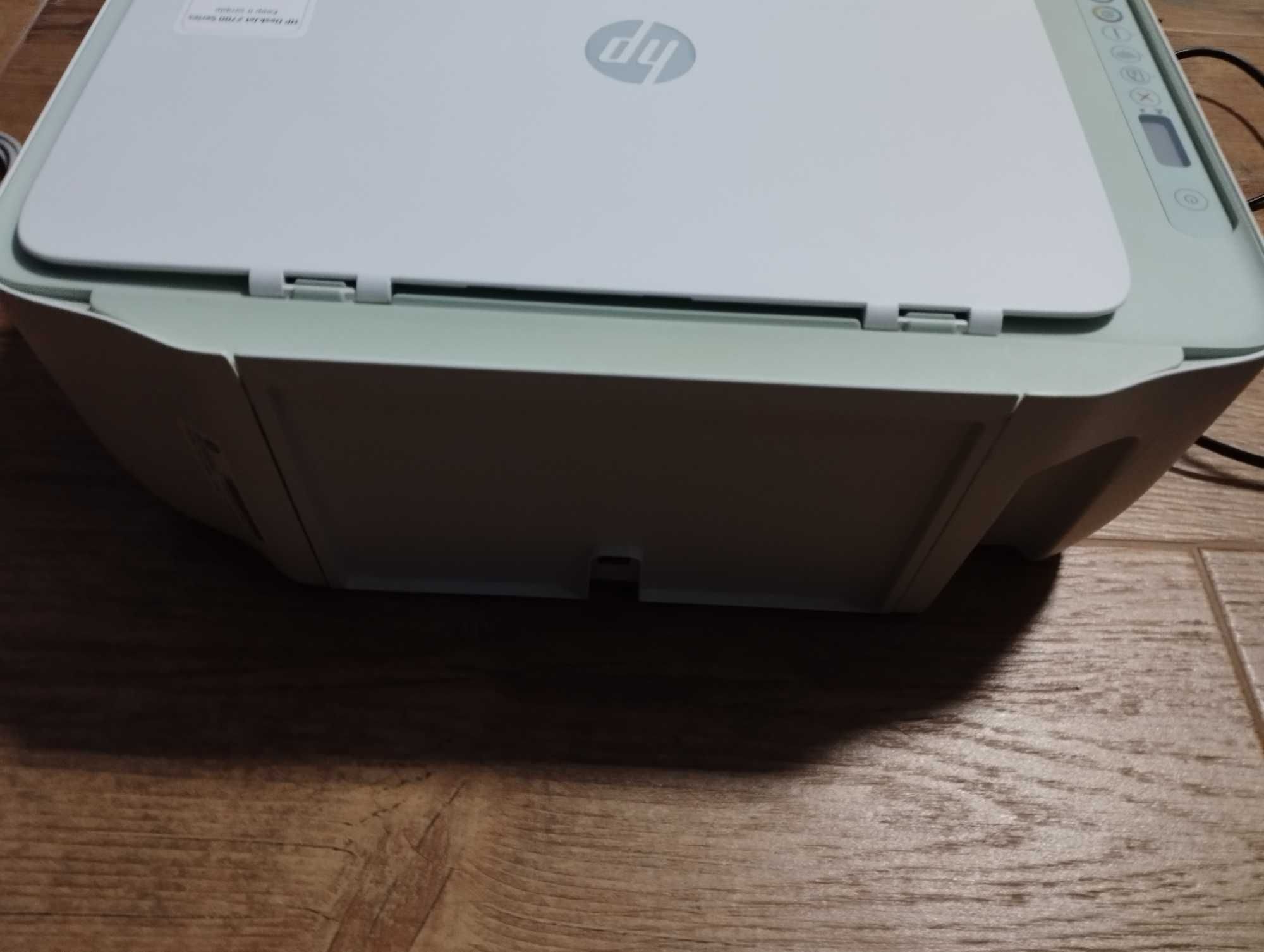 Impressora HP DeskJet 2722 com alguma tinta
