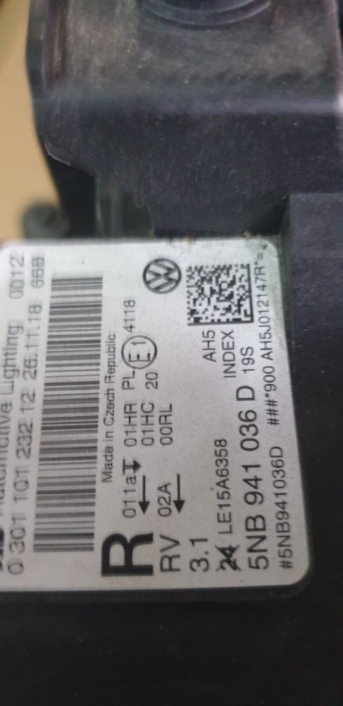 Vw tiguan lampa prawa przód
