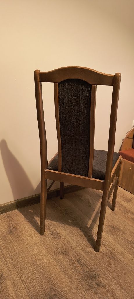 Krzesła używane do salonu