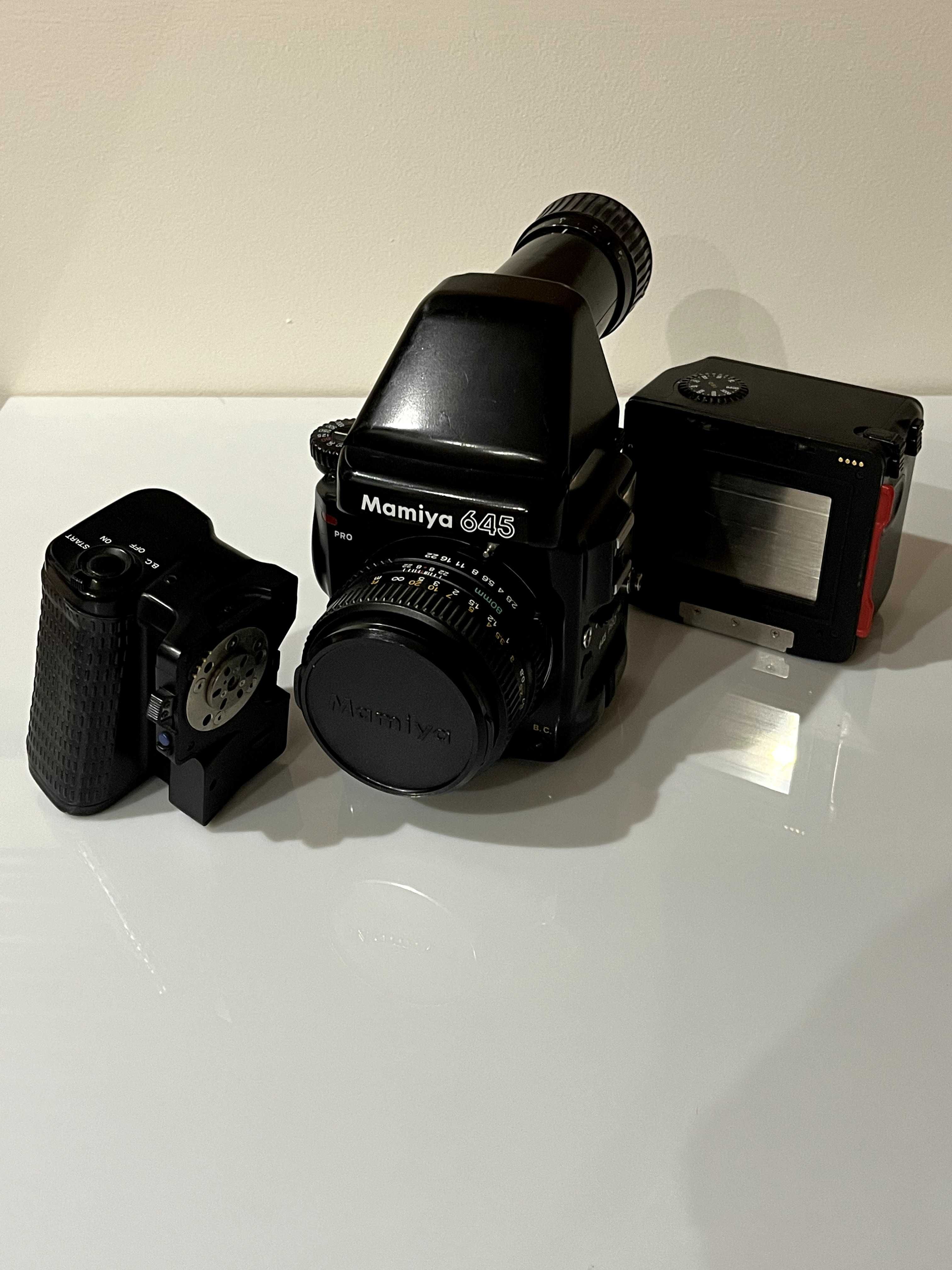 Mamiya 645 Pro Tl + 80mm f2.8 + Grip