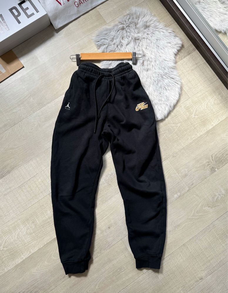 Оригінальні штани air jordan essential washed fleece