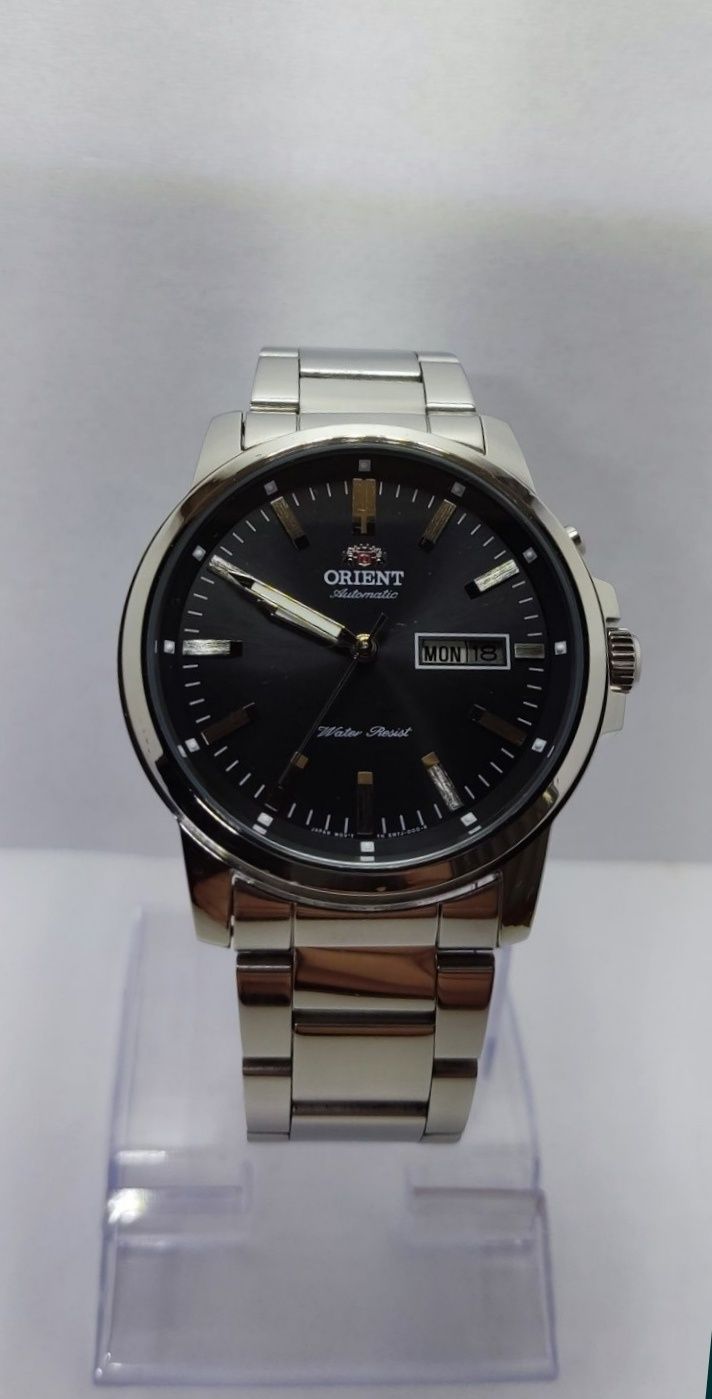 #7*Orient FEM 7J003B9 Automatic Day and Date.
100%
OPINI