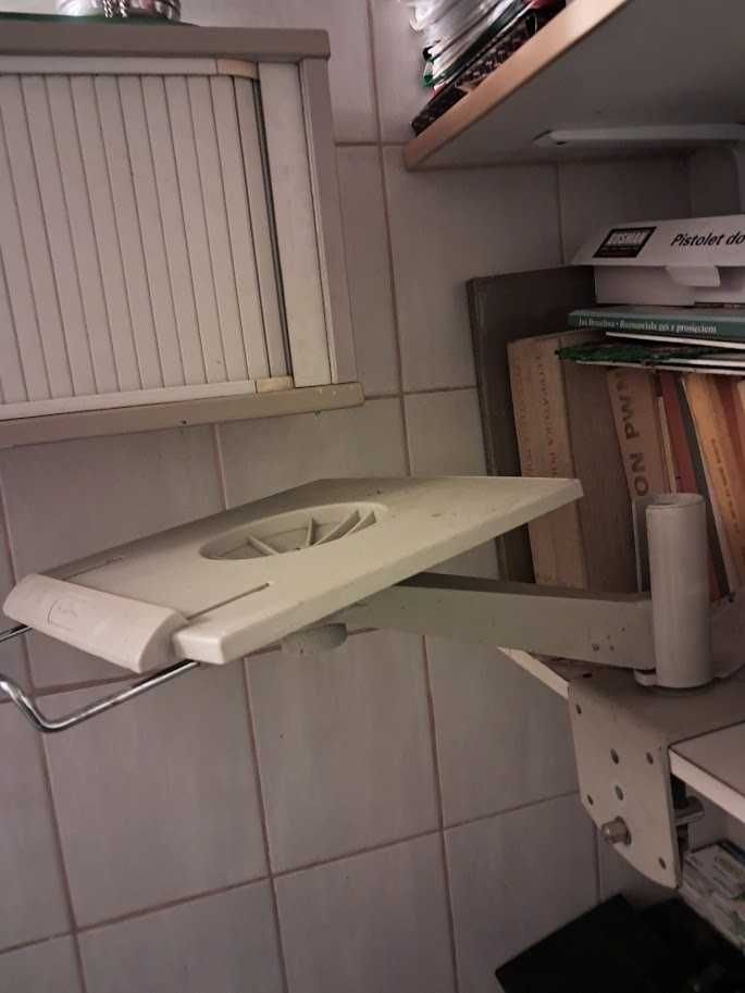 wyciąg pod monitor mobilny na ramieniu